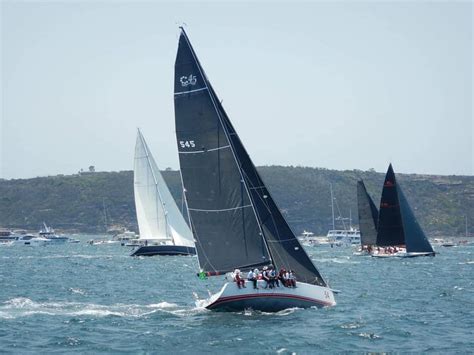 How to Sail Faster: Tactics, Trim & Race Strategy Explained by Experts ...