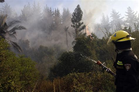 Thousands Evacuated In Chile Forest Fire