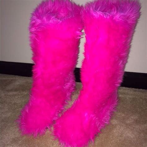 Pin By Benoit On Boots Furry Boots Pink Furry Boots Fluffy Shoes