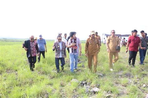 Pj Gubernur Ntt Tinjau Rencana Lokasi Pembangunan Plts Di Sumba Tengah