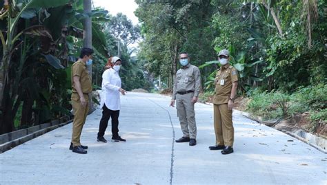 Diapresiasi Bupati Serang Warga Hibahkan Lahan Untuk Jalan Beton