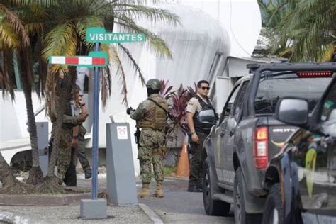 Fallece Funcionario De La Fiscal A En Ecuador Tras Caer De Edificio