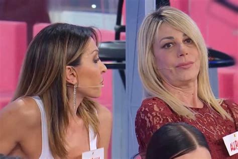 Tiziana Riccardi E Aurora Tropea Inseparabili Fuori Da Uomini E Donne