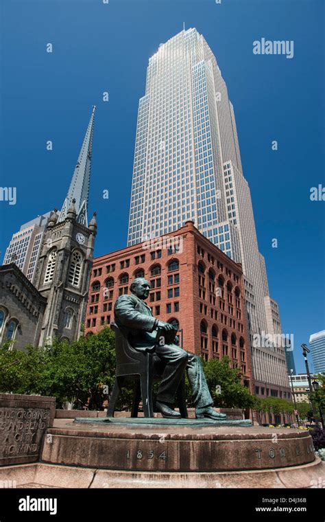 Downtown cleveland statue hi-res stock photography and images - Alamy