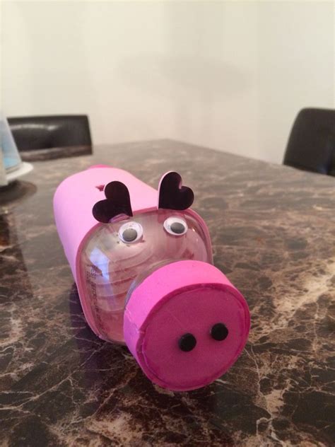 Piggy Bank Made Out Of A Plastic Bottle Crafts Piggy Bank Projects