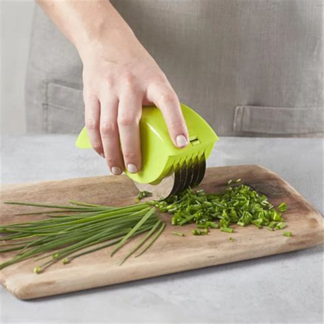 Stainless Steel Blade Kitchen Vegetables Chopper Herb Rollers Mincer