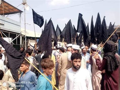 Porters Dailywagers Stage Protest In Torkham Fata Voice