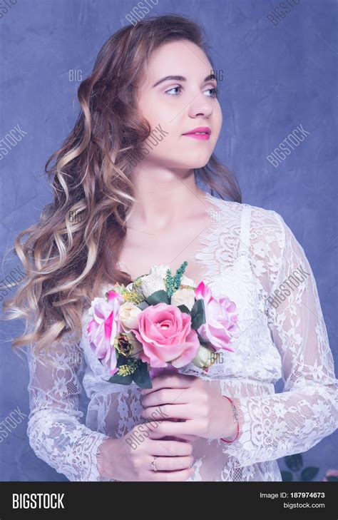 Imagen Y Foto Beautiful Girl Prueba Gratis Bigstock