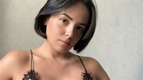 Agathe Auproux Cette Photo En Bikini Et Sans Maquillage Agite La Toile