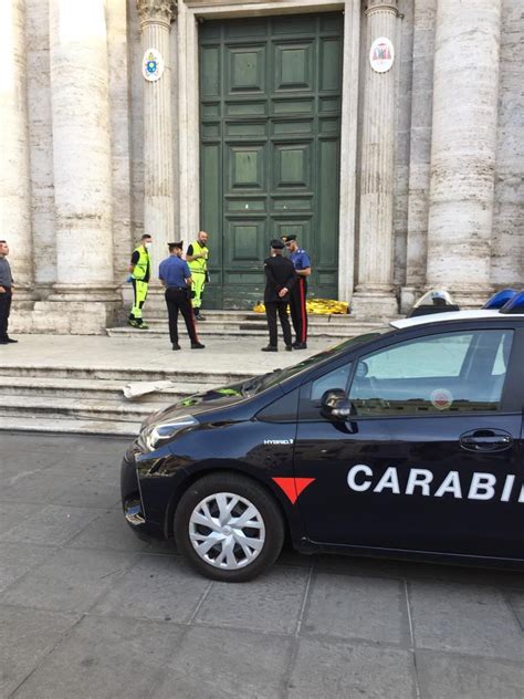 Clochard Muore Vicino A San Pietro Il Dolore Del Papa