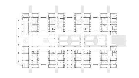 Gallery of Hospitals and Health Centers: 50 Floor Plan Examples - 7