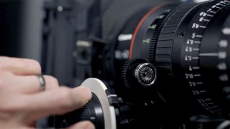 What is a Focus Puller? - Lens Notes - The Film World Explained