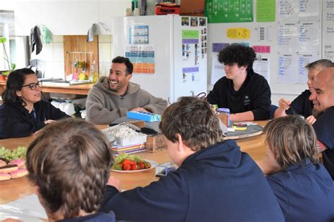 Daniel Ricciardo Visits Hands On Learning Rowville Secondary College