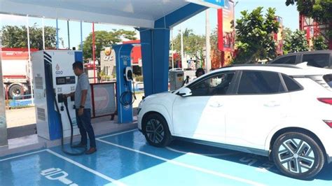 Permudah Pengguna Mobil Listrik PLN Sediakan 123 SPKLU Di Jalur Utama