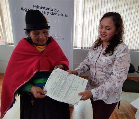 T Tulos De Propiedad De Tierras Reciben Productores De Tungurahua