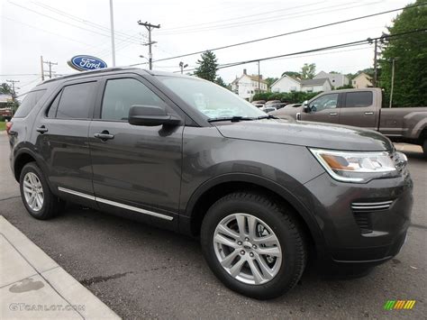 Magnetic Metallic 2018 Ford Explorer XLT 4WD Exterior Photo 127339061