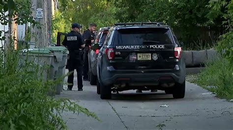 Milwaukee Police Chase Vehicle Stolen 2 Teens In Custody Fox6 Milwaukee