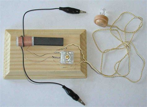 How To Build A Homemade Crystal Radio