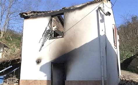 El Fuego Calcina Una Vivienda De Dos Plantas En Mieres El Comercio