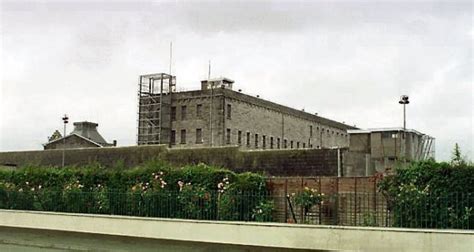 Prison guards keep bonus for dealing with subversives | Irish Examiner