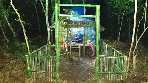 Camping Hujan Deras Menyelam Menembak Ikan Di Sungai Arus Deras