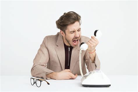 5 Ways To Handle Angry Customers | B5 Digital
