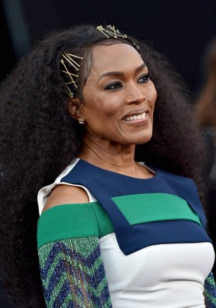 Pin By Maty Cise On Angela Bassett Angela Bassett Fashion Angela