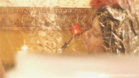 Solo Brunette Dance To Seduce While Being Nude Again