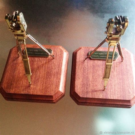 Подарочный набор для геодезиста (штатив+теодолит+подставка+гравировка ...