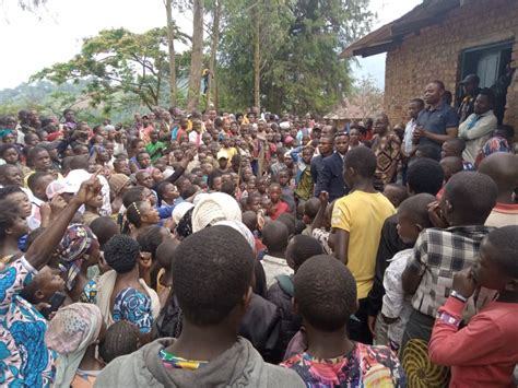 Kalehe 2 pasteurs de léglise 8ème CEPAC se bagarrent en plein culte