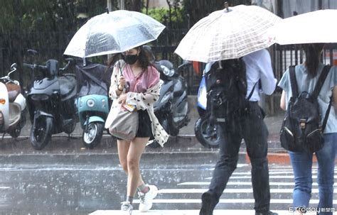 快訊／5縣市豪大雨特報！東北季風影響雨狂炸 最新警戒區曝 Ettoday生活新聞 Ettoday新聞雲