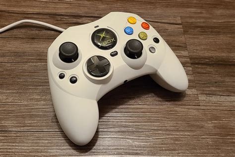 Hyperkin Revives An Old School Xbox Controller For Modern Xbox Consoles