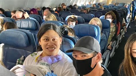 Woman Who Didnt Know She Was Pregnant Gives Birth On A Flight To Hawaii