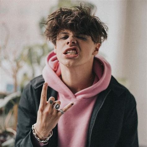 Yungblud Photos 242 Of 251 Lastfm