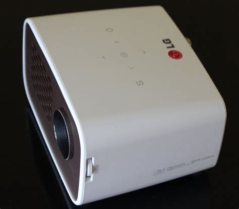 LG Minibeam PH300 Projector Review