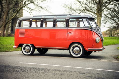 Rarissimo Volkswagen T2 Samba Bus Del 1955 Battuto All Asta Per 92mila Euro