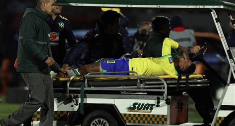 Neymar tendrá que ser operado tras sufrir ruptura de ligamento cruzado