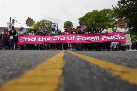 A Time To Protest Youth Climate Activists Call For An End To Fossil