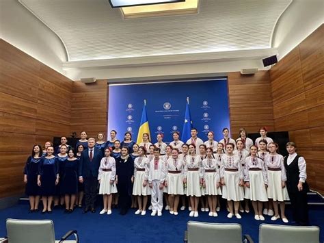 Corul Lia Ciocârlia din R Moldova recital de colinde la Ministerul