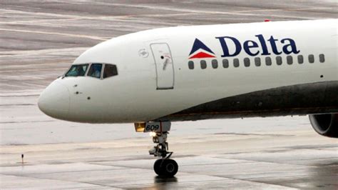 Delta Asks Doj To Put Unruly Passengers On No Fly List Wgn Tv