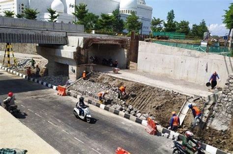 Viaduk Gilingan Dibuka Kembali Diharapkan Dapat Bantu Atasi Kemacetan