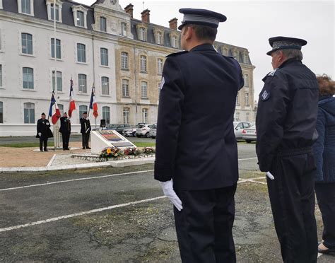 La Rochelle Un Hommage Aux Gendarmes Et Policiers Morts Pour La