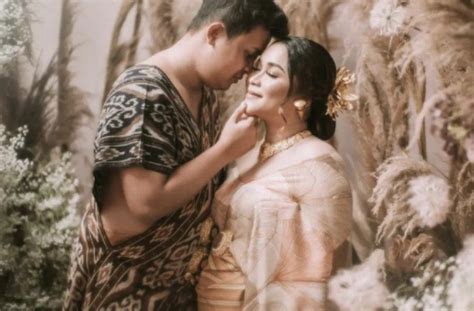 Throwback Deretan Foto Maternity Shoot Syifa Adik Ayu Ting Ting