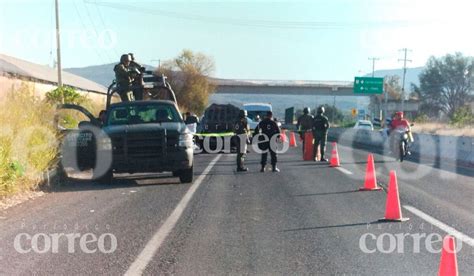 Incendian Camioneta Con Cuerpo Dentro Sobre La Salvatierra Celaya