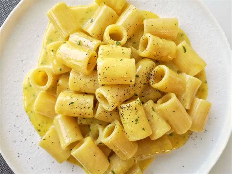 Pasta Cacio E Uova Primo Piatto Della Cucina Napoletana Chezuppa