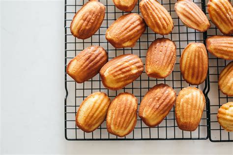 La Recette Des Madeleines De Cyril Lignac Marie Claire