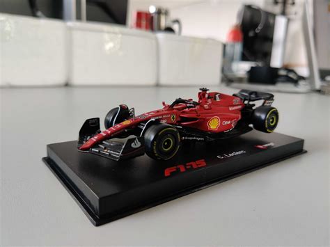 Macheta Ferrari F1 75 Charles Leclerc Formula 1 2022 Bburago 1 43 F1