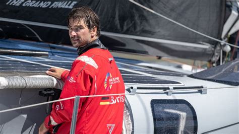 Boris Herrmann Ocean Race Mast Riss Bei Deutschem Weltumsegler