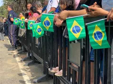 Milhares De Pessoas Prestigiam O Retorno Do Desfile De 7 De Setembro Em