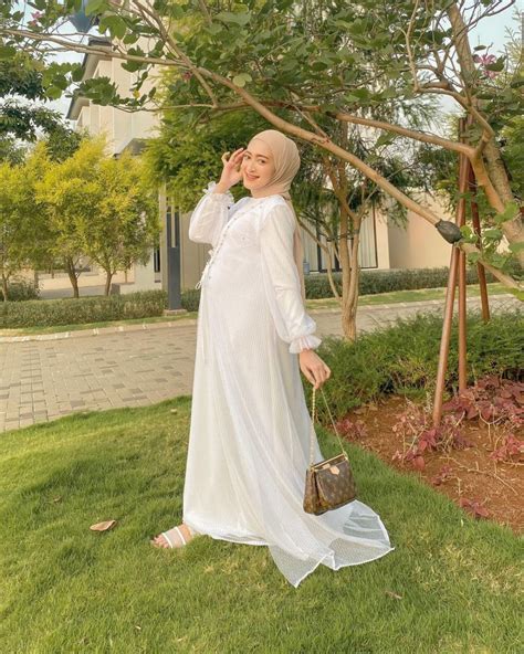 Style Kondangan Dress Ala Seviqe Febinita Untuk Hijabers